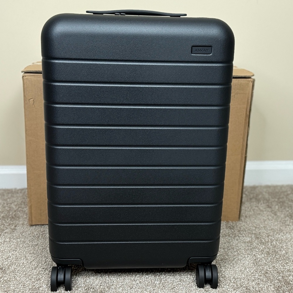 Away Bigger carry on Luggage